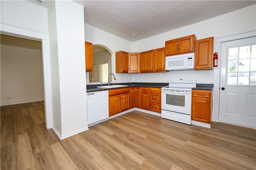 526 Reaser Street — photo 15