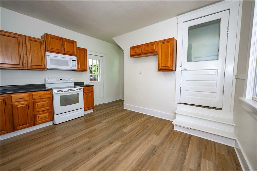 526 Reaser Street — photo 16