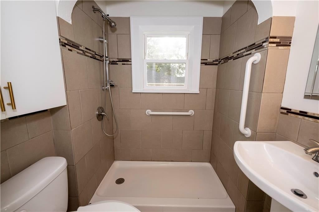526 Reaser Street — photo 17