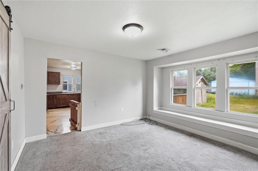 306 W Walnut Street — photo 5