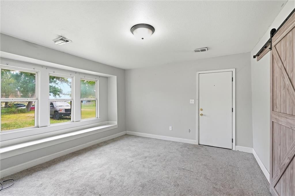 306 W Walnut Street — photo 6