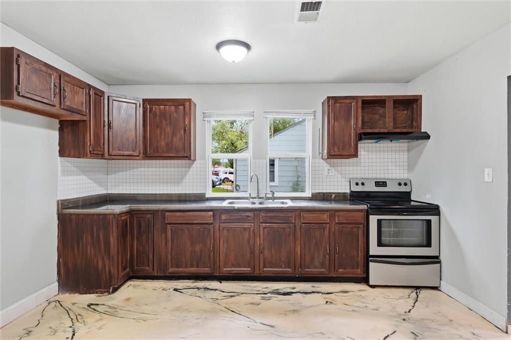 306 W Walnut Street — photo 10