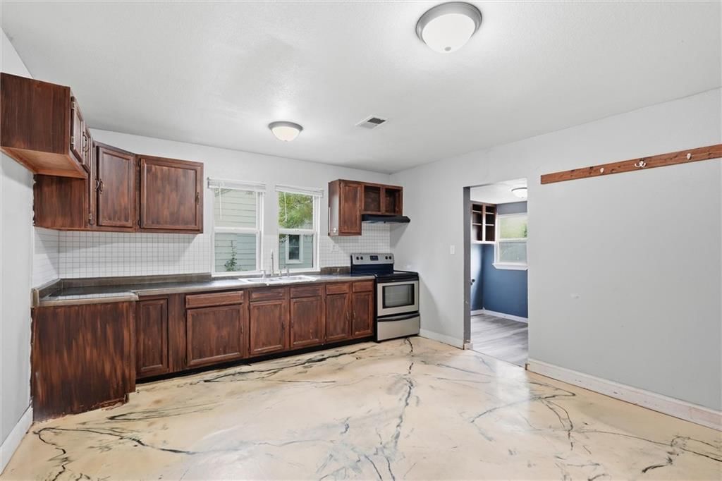 306 W Walnut Street — photo 11