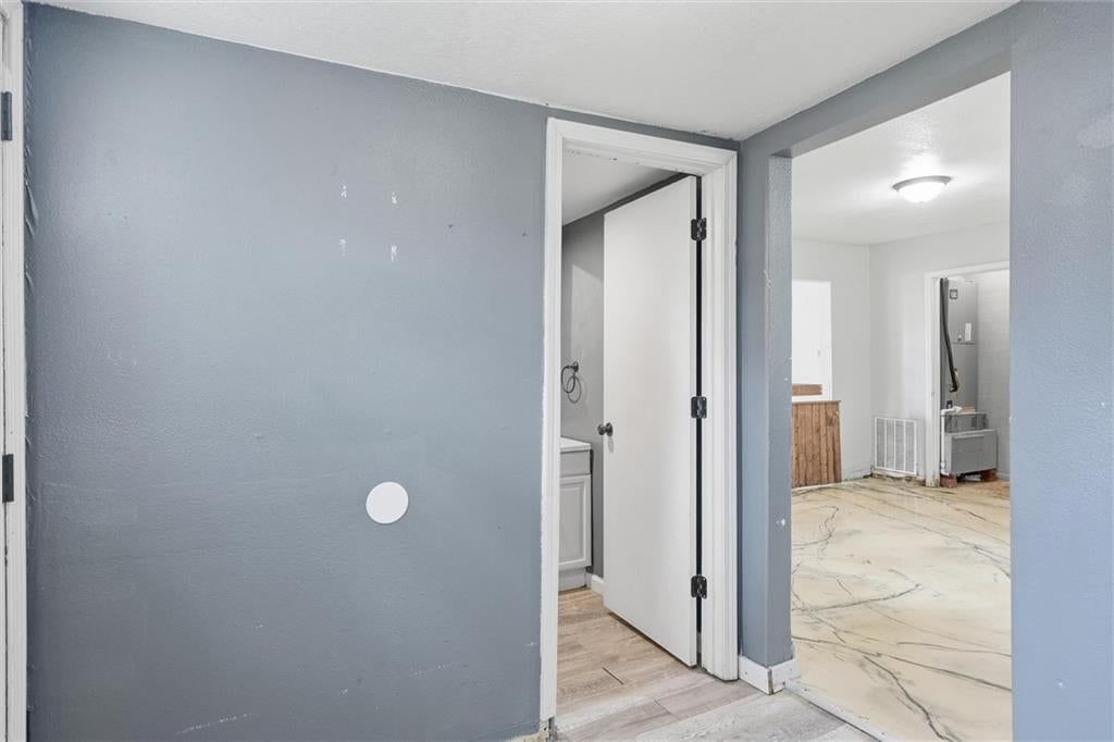 306 W Walnut Street — photo 23