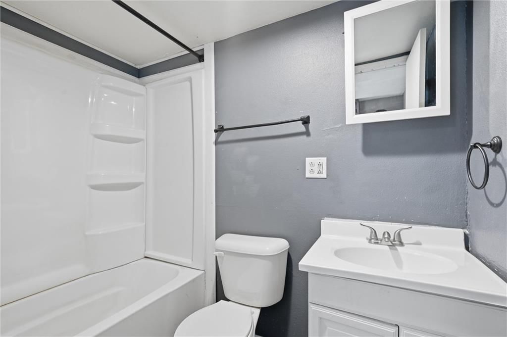 306 W Walnut Street — photo 27