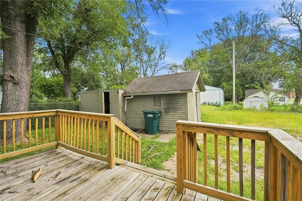 306 W Walnut Street — photo 33