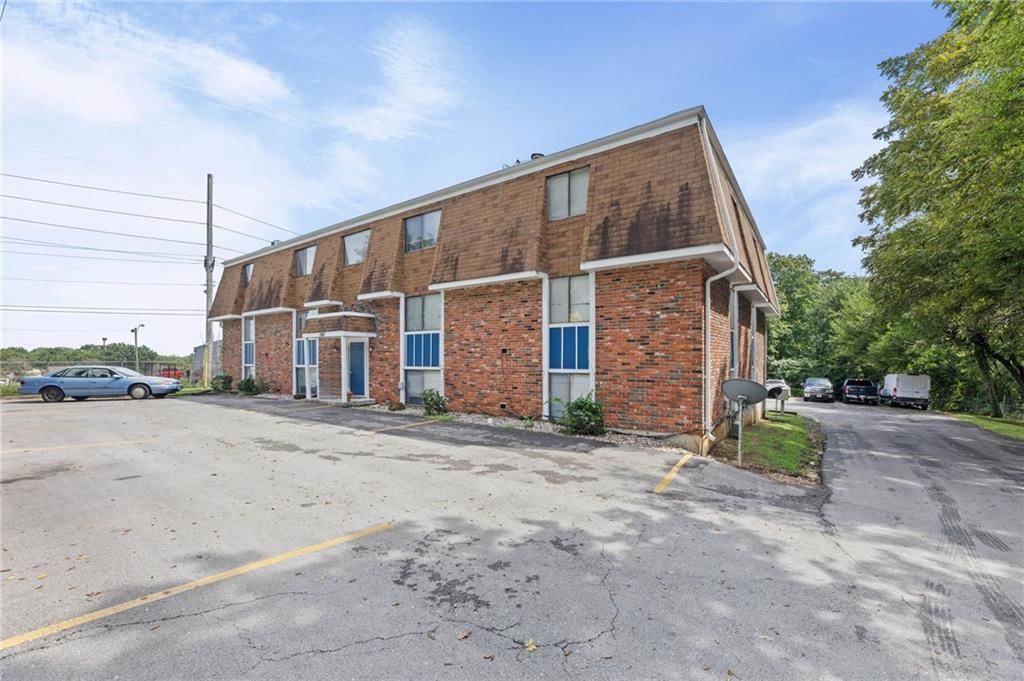 1507 High Grove Road, Grandview, MO: listing photo 3
