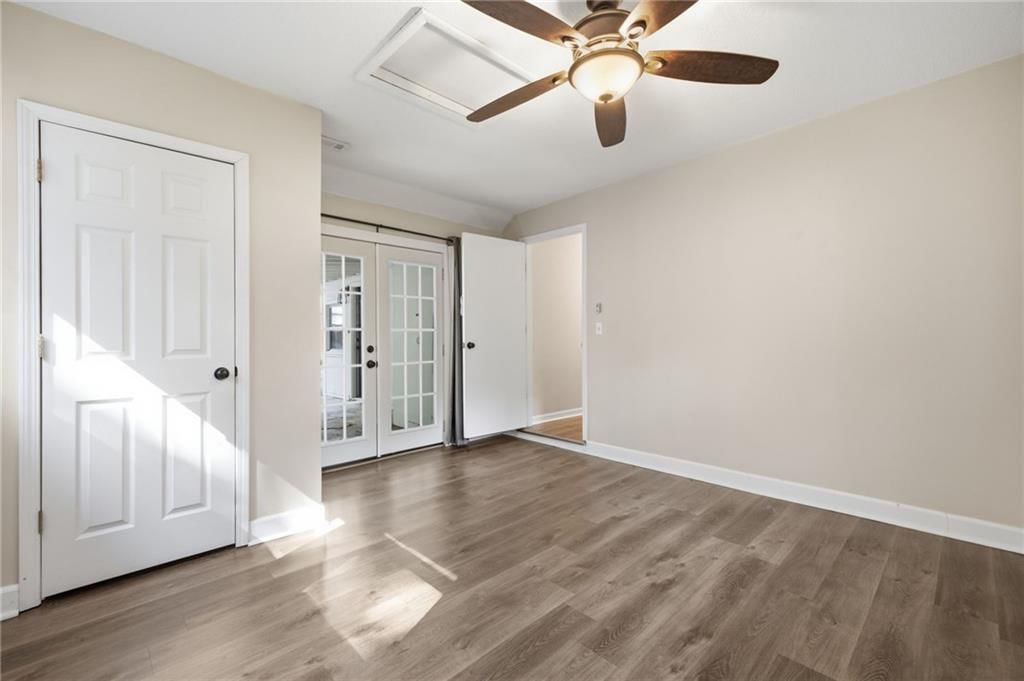 Photo 11 of 28 - 9022 Grand Avenue, Kansas City, MO 64114
