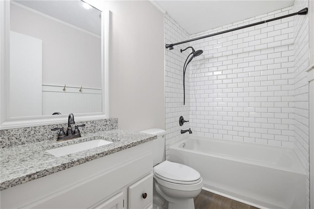 Photo 12 of 28 - 9022 Grand Avenue, Kansas City, MO 64114