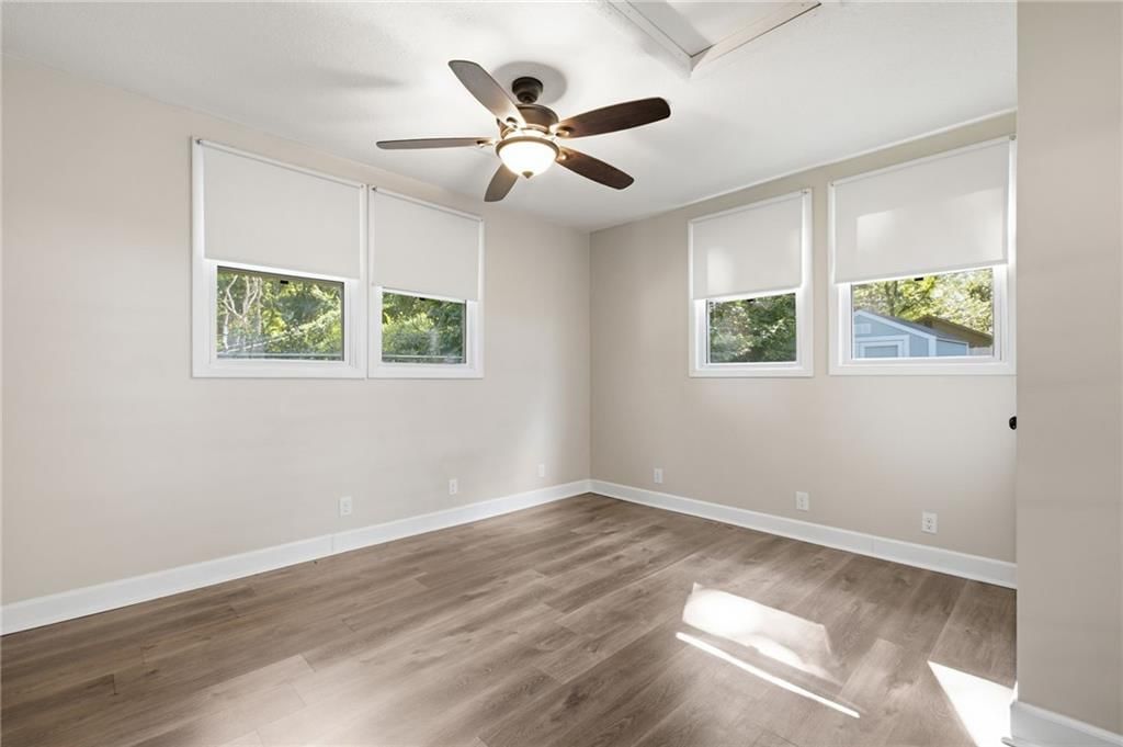 Photo 13 of 28 - 9022 Grand Avenue, Kansas City, MO 64114