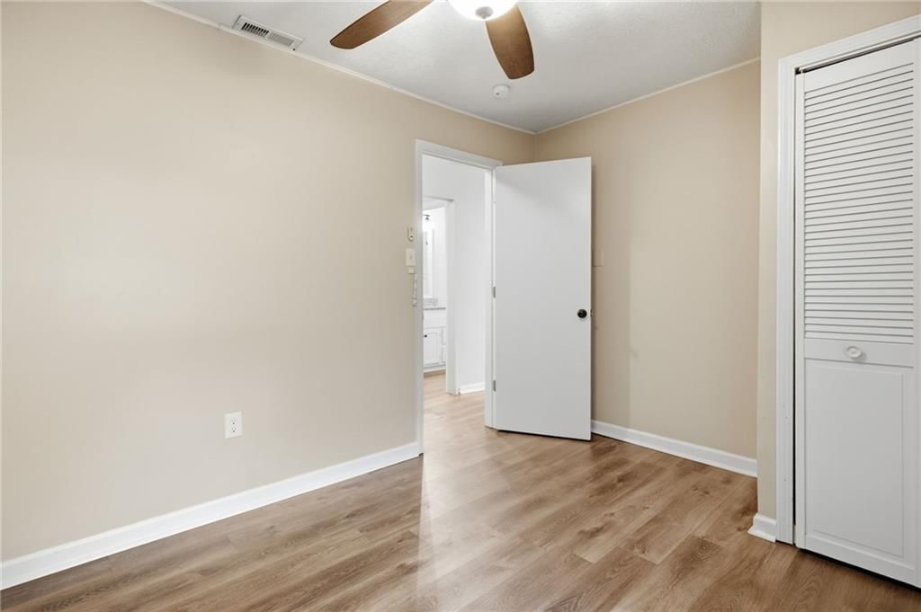 Photo 14 of 28 - 9022 Grand Avenue, Kansas City, MO 64114