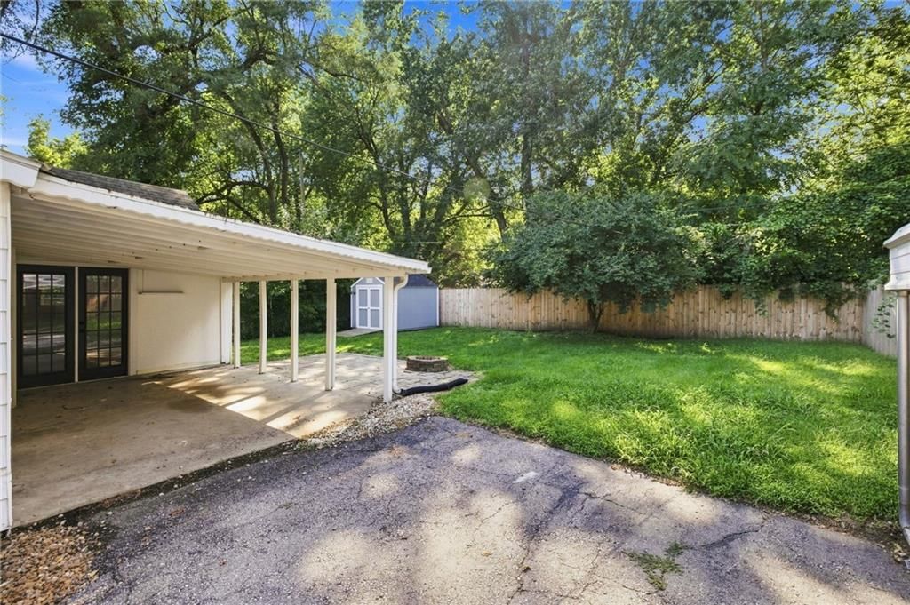 Photo 20 of 28 - 9022 Grand Avenue, Kansas City, MO 64114