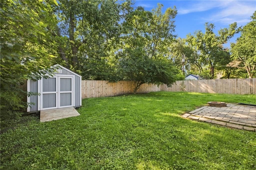 Photo 25 of 28 - 9022 Grand Avenue, Kansas City, MO 64114