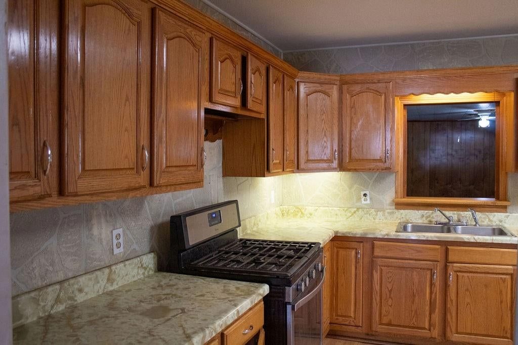 102 Warwick Road — photo 7