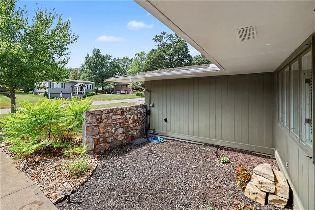 16 Overhill Drive — photo 3