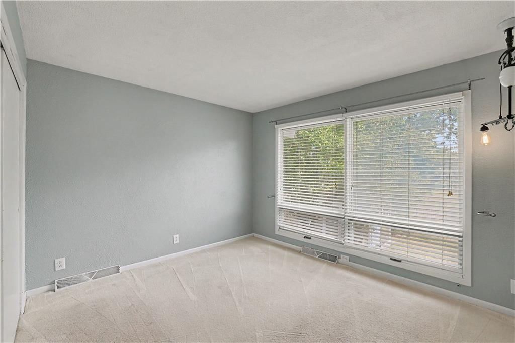 16 Overhill Drive — photo 11