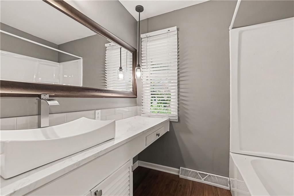 16 Overhill Drive — photo 14
