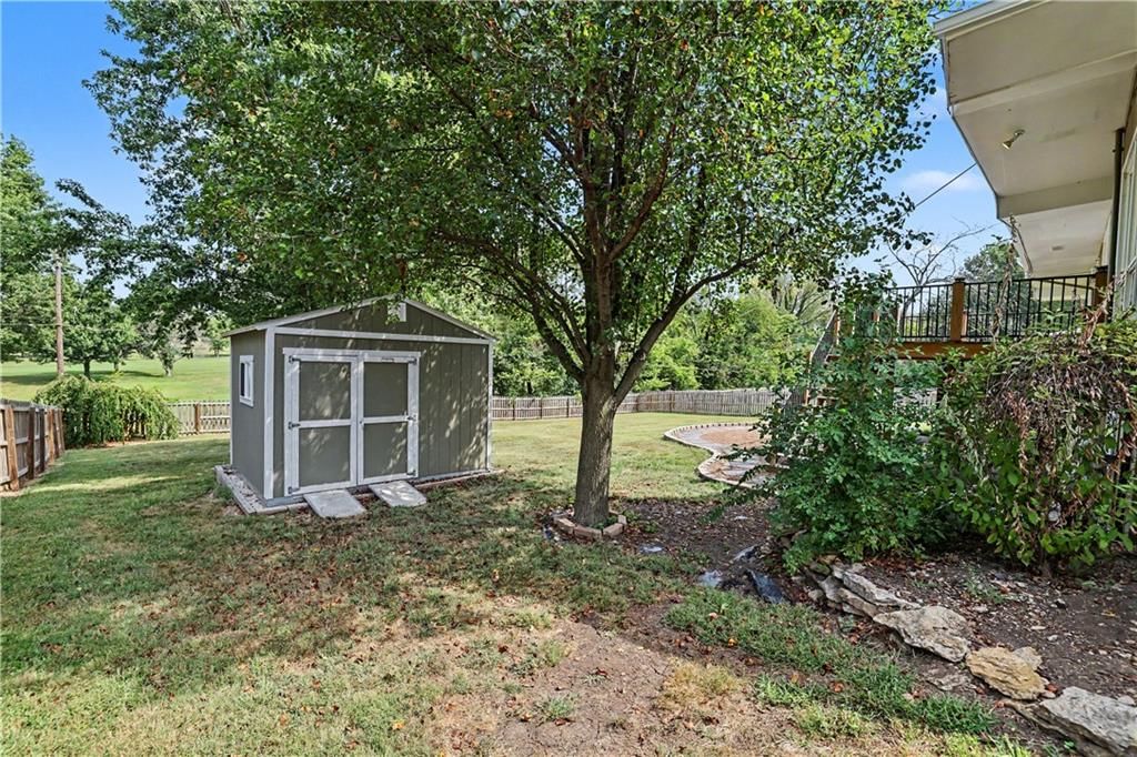 16 Overhill Drive — photo 22