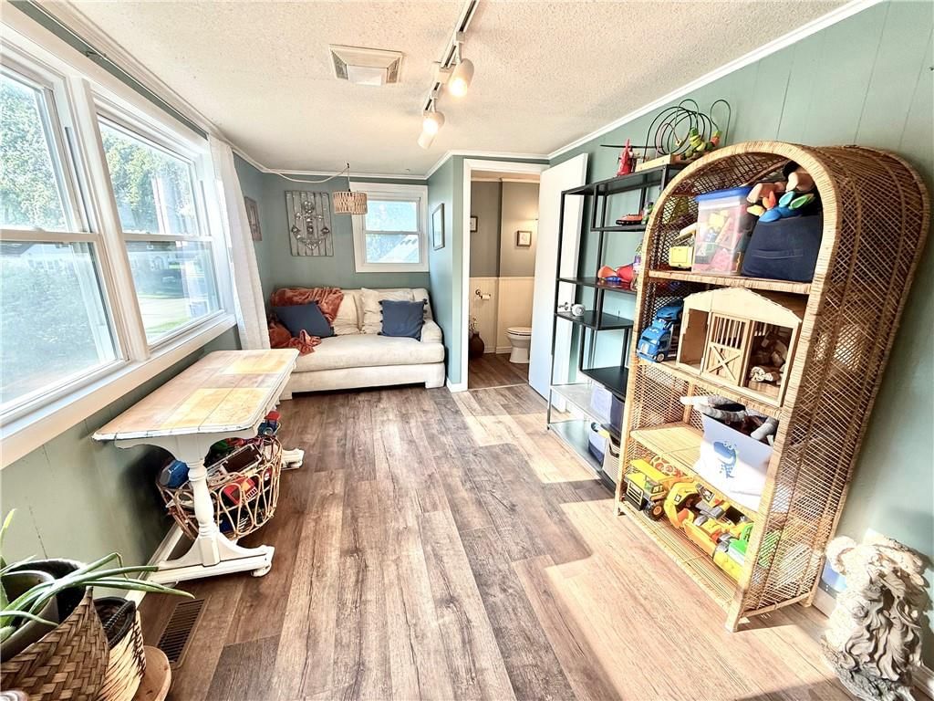 604 S MULBERRY Street — photo 19