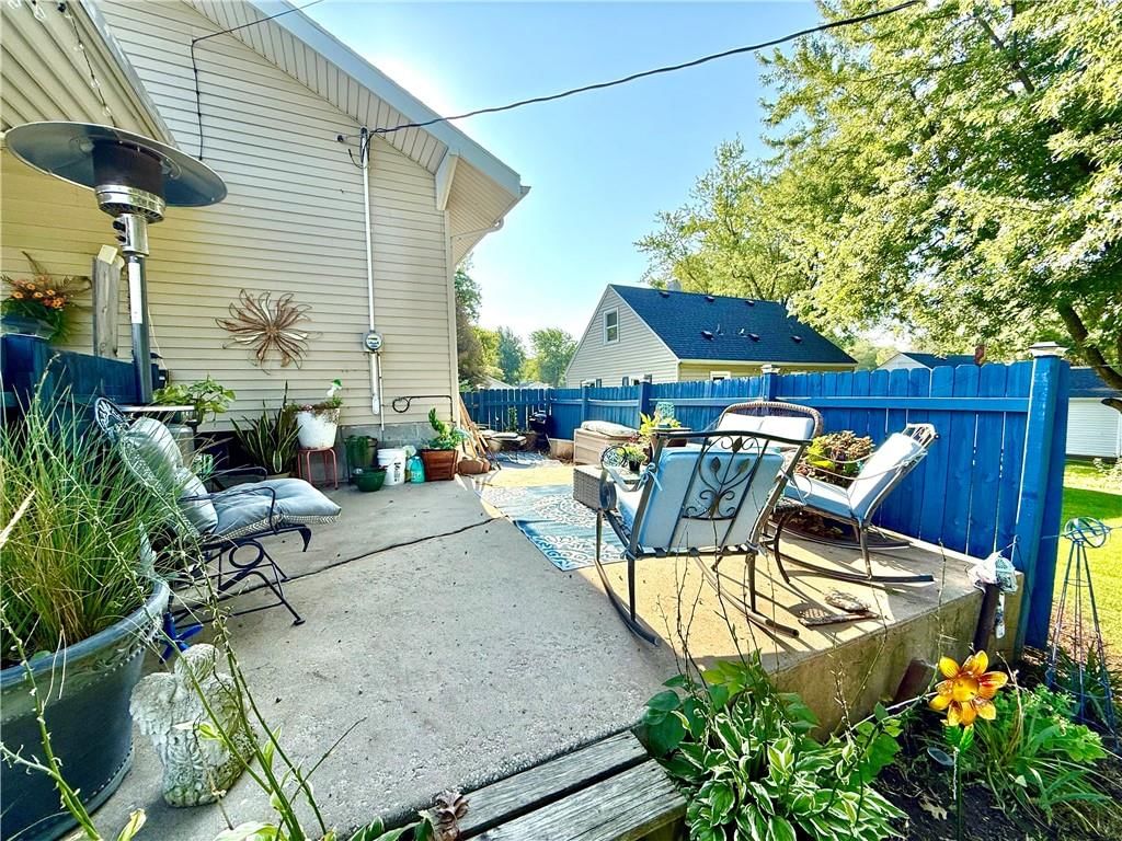 604 S MULBERRY Street — photo 22