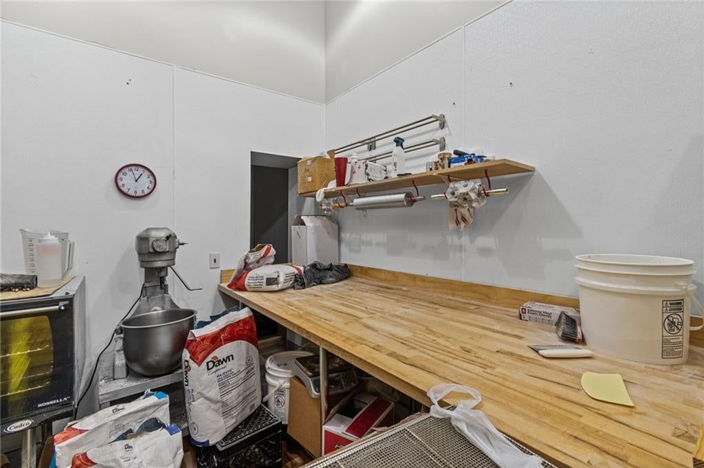 102 S Thornton Street — photo 12