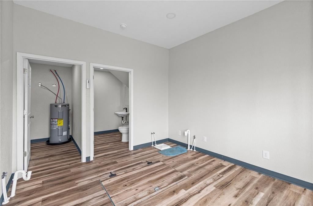102 S Thornton Street — photo 14