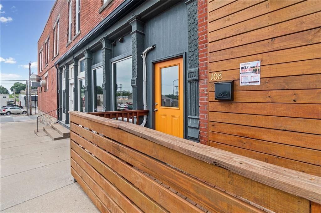 102 S Thornton Street — photo 16
