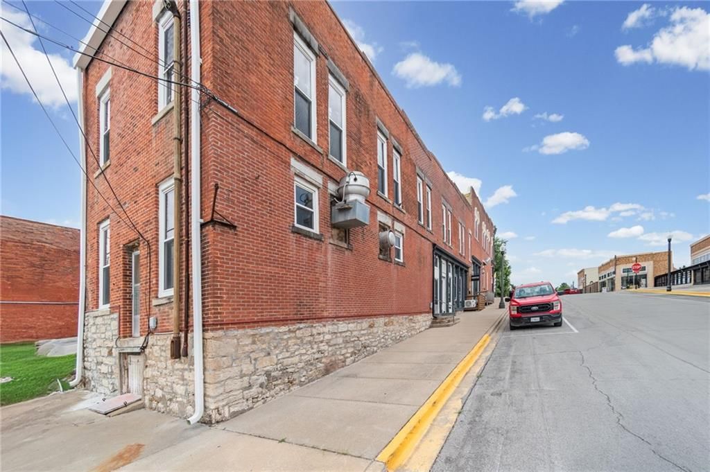102 S Thornton Street — photo 19