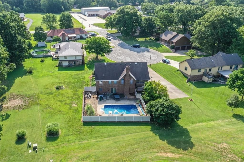 6 Willowgreen Drive — photo 4