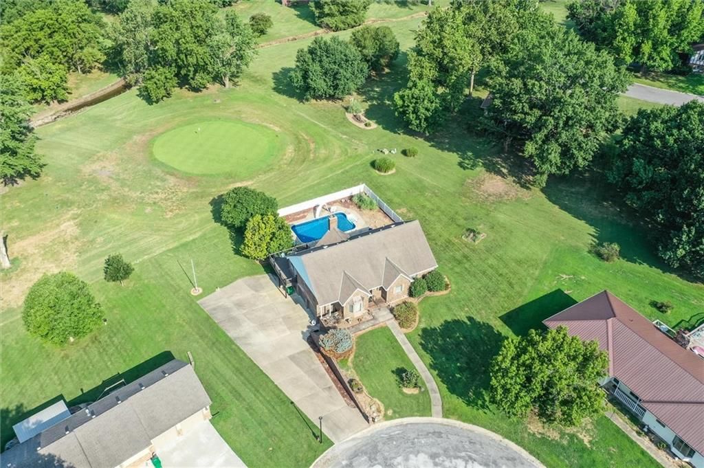 6 Willowgreen Drive — photo 6