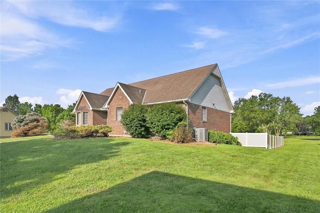 6 Willowgreen Drive — photo 9