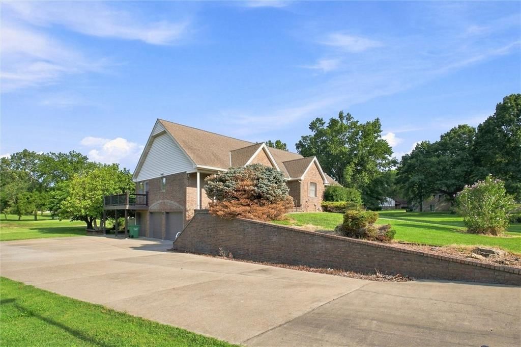 6 Willowgreen Drive — photo 10