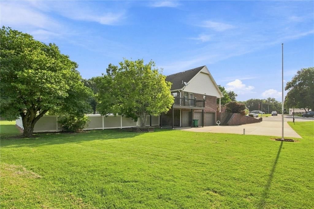 6 Willowgreen Drive — photo 11