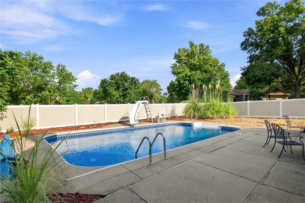 6 Willowgreen Drive — photo 13