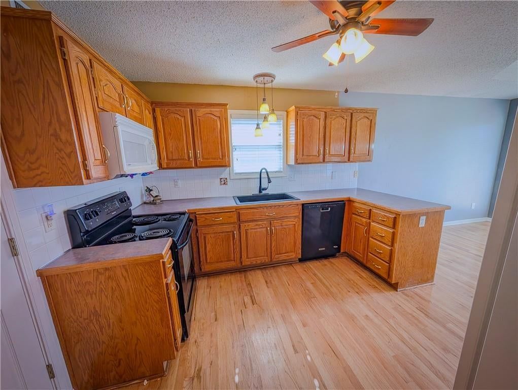 715 NE 107th Terrace — photo 8