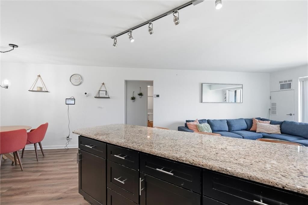 Photo 12 of 37, 3838 Rainbow Boulevard #911, Kansas City, KS 66103