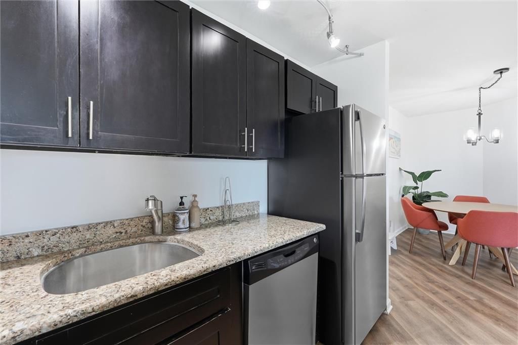 Photo 13 of 37, 3838 Rainbow Boulevard #911, Kansas City, KS 66103