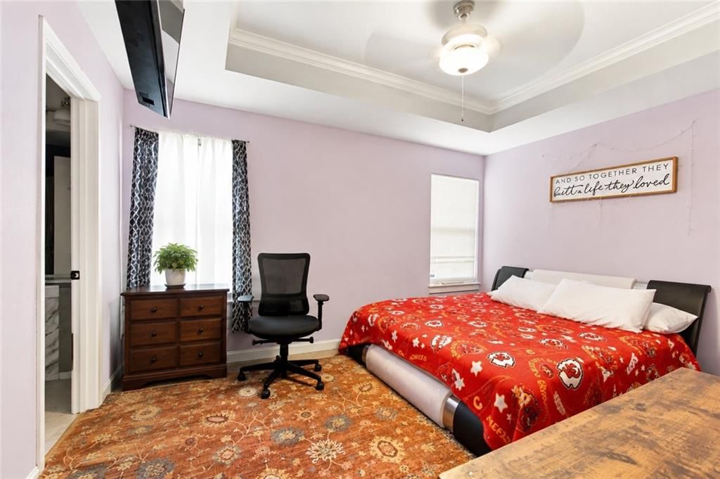 Photo 8 of 23 - 20124 W 221st Street, Spring Hill, KS 66083