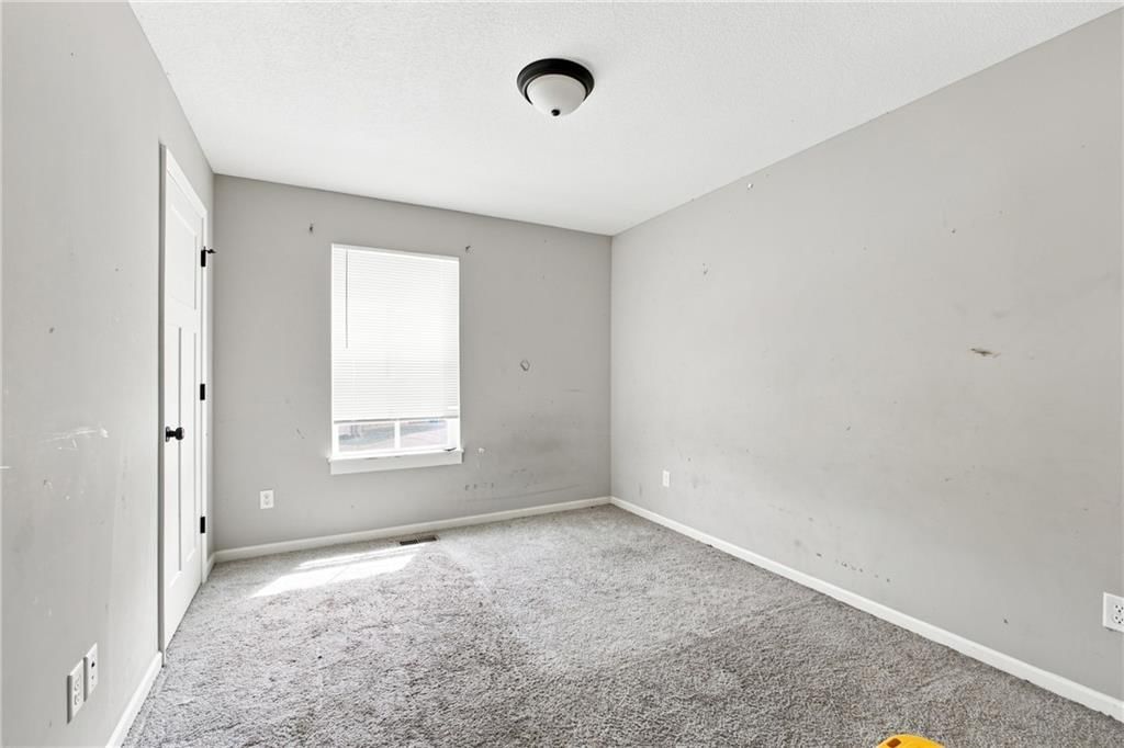 Photo 15 of 23 - 20124 W 221st Street, Spring Hill, KS 66083