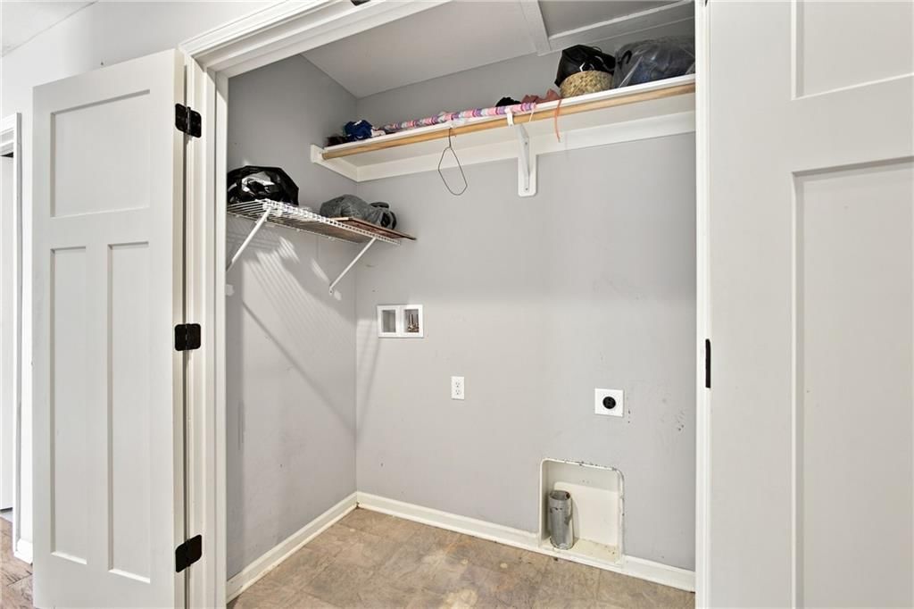 Photo 16 of 23 - 20124 W 221st Street, Spring Hill, KS 66083