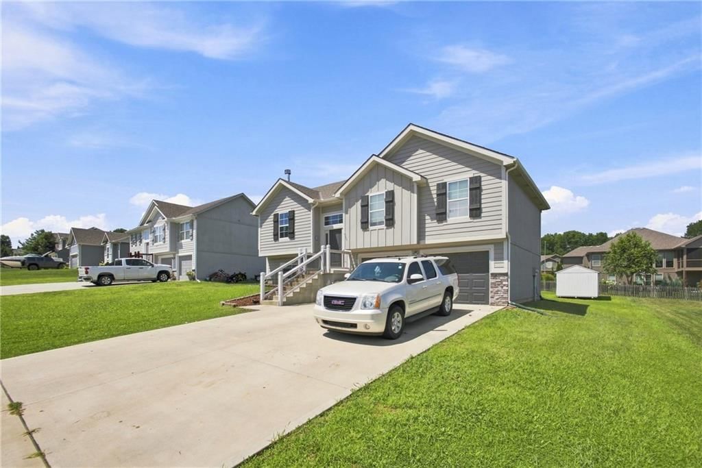 Photo 20 of 23 - 20124 W 221st Street, Spring Hill, KS 66083