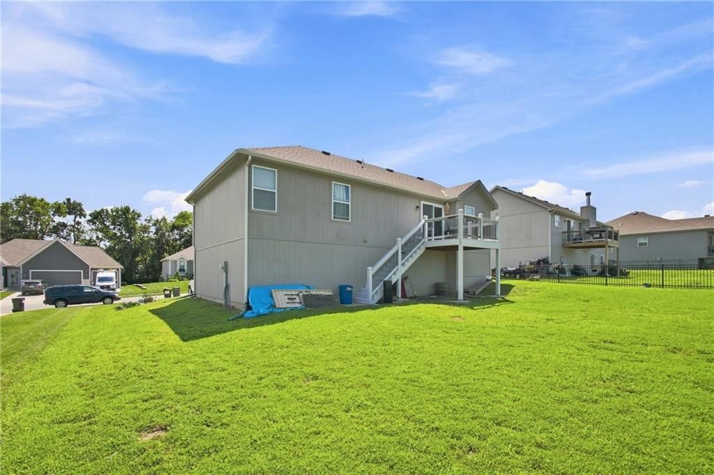 Photo 21 of 23 - 20124 W 221st Street, Spring Hill, KS 66083