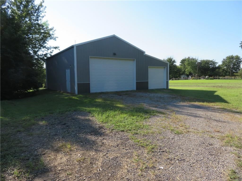 8867 Hilltop Road — photo 4