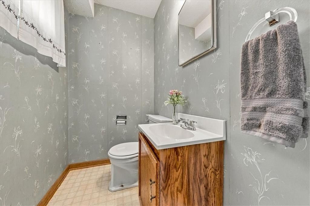 8201 W 91st Street — photo 18