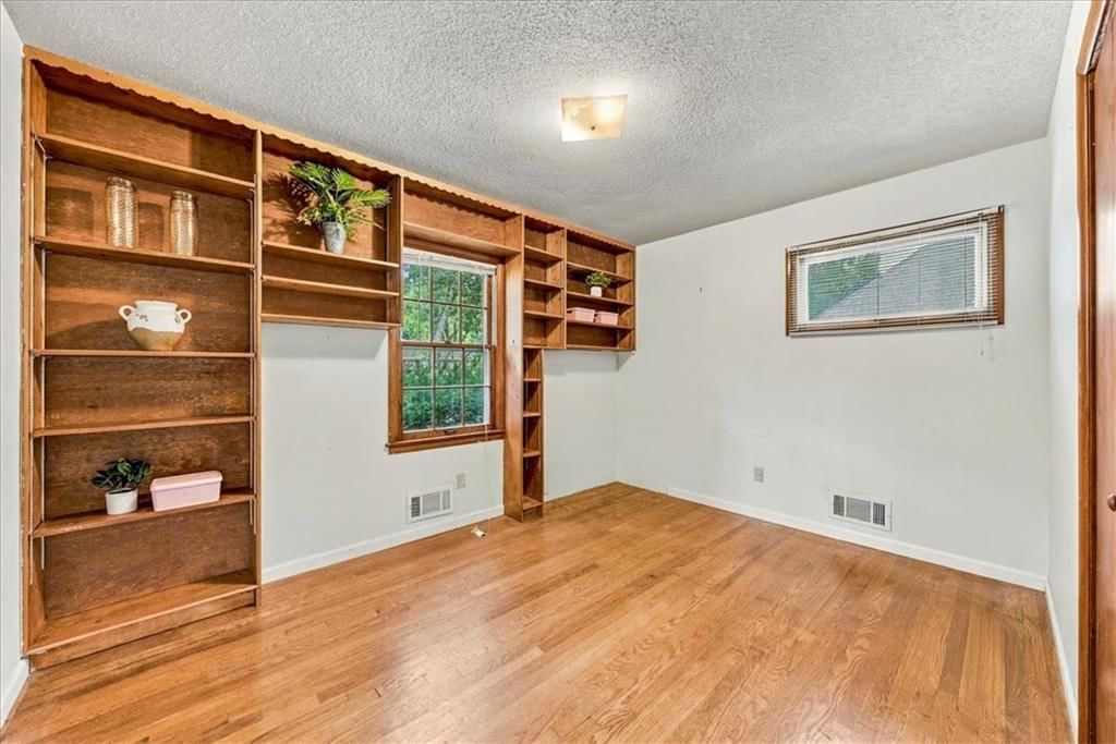 8201 W 91st Street — photo 20
