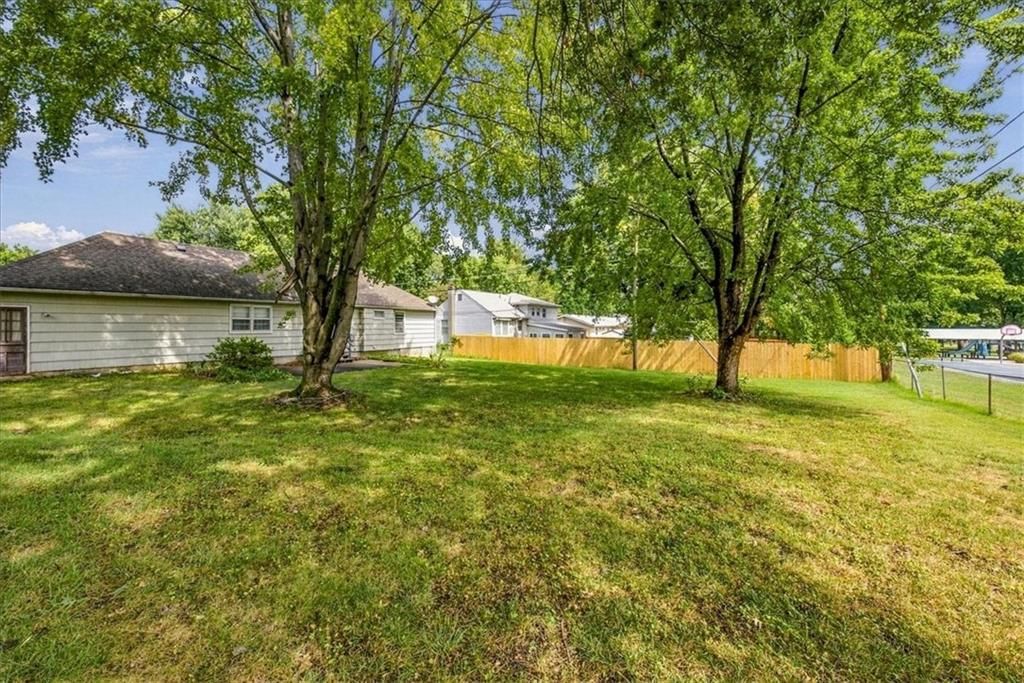 8201 W 91st Street — photo 29