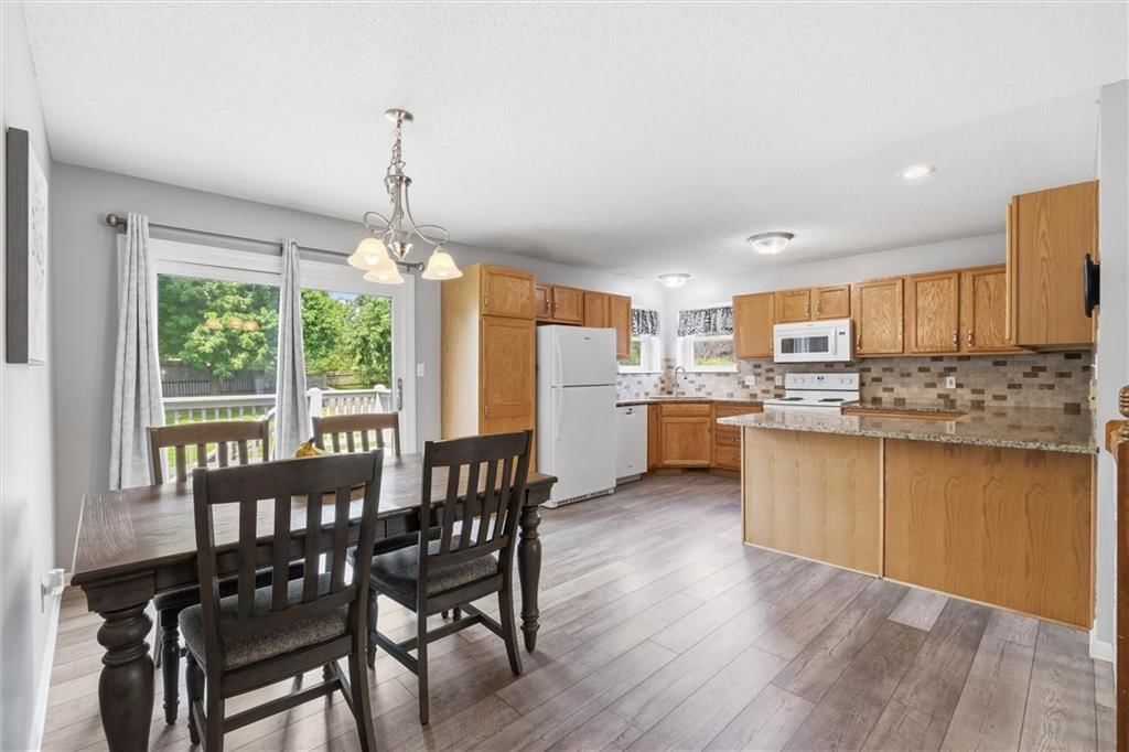 13710 Hunter Drive — photo 10