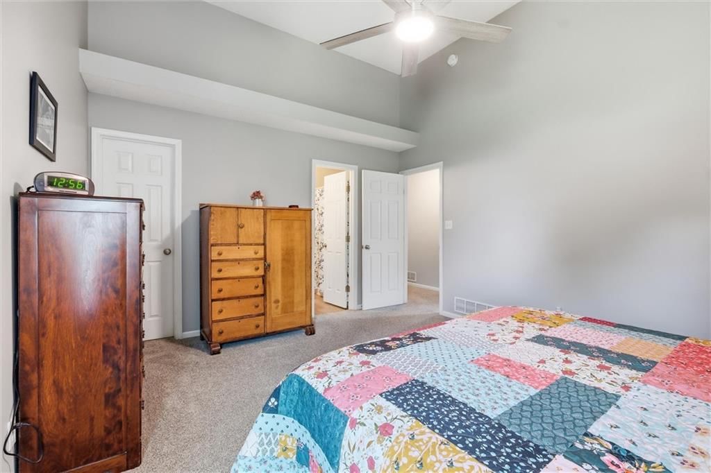 13710 Hunter Drive — photo 18