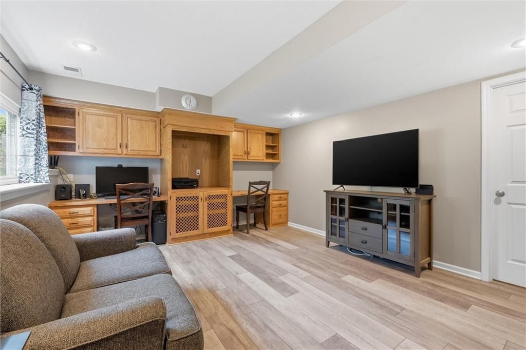 13710 Hunter Drive — photo 24