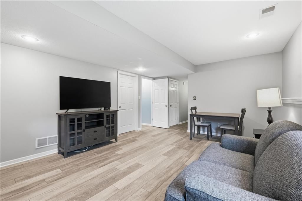 13710 Hunter Drive — photo 25